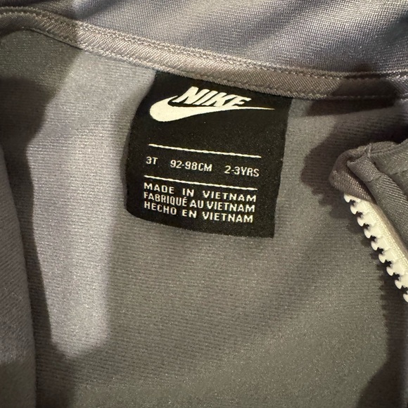 Nike track suit - Picture 4 of 4